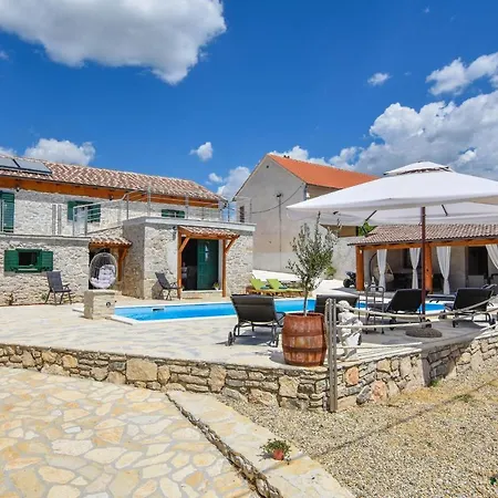 Villa Green Oasis *