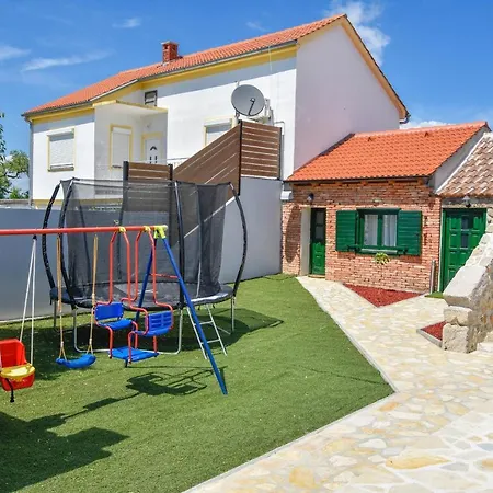 Villa Green Oasis *
